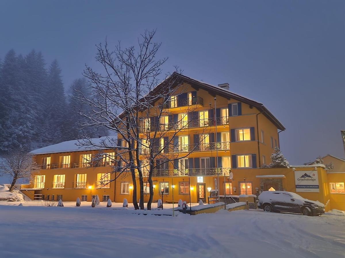 Hostel By Grischalodge Парпан Экстерьер фото